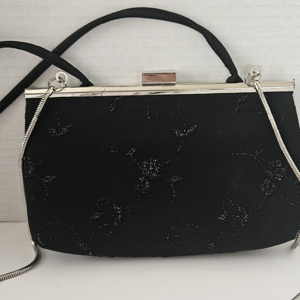 Liz Claiborne Black Embroidered Clutch Bag With Shoulder Strap - Picture 2 of 9